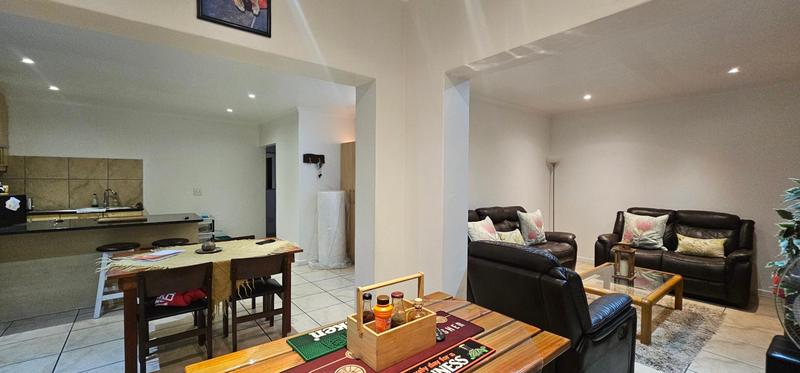 3 Bedroom Property for Sale in Villa Diamante Western Cape